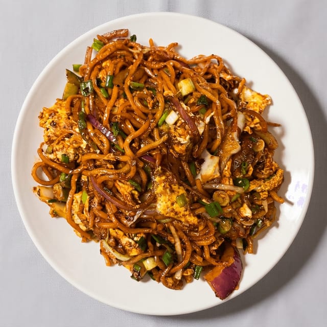 Egg Hakka Noodles.